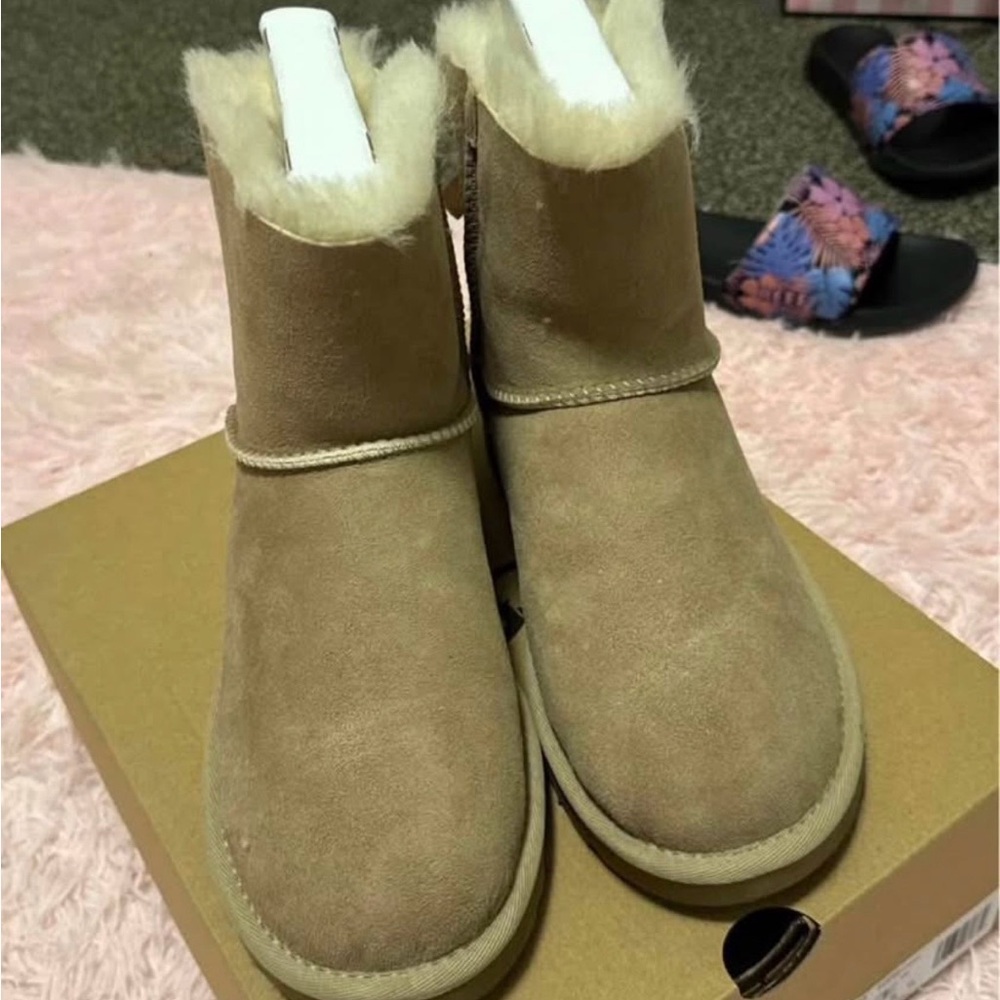 UGG MINI BAILEY BOOTS II Cream and Tan - Picture 3 of 5